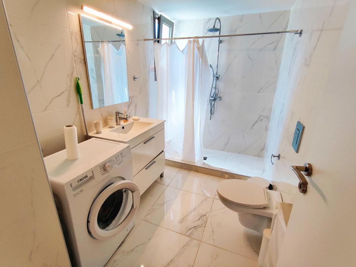 Wsd Luxury Bright 2Bd Apt With Sea View Balcony Афины Экстерьер фото